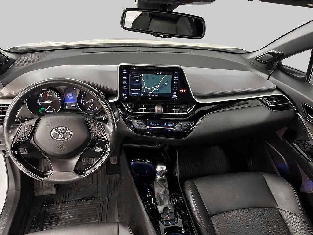 Vehicle Image 12