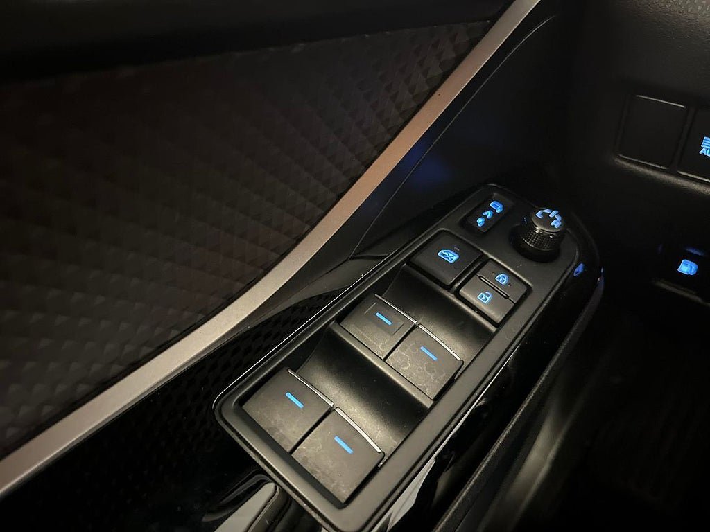 Vehicle Image 23