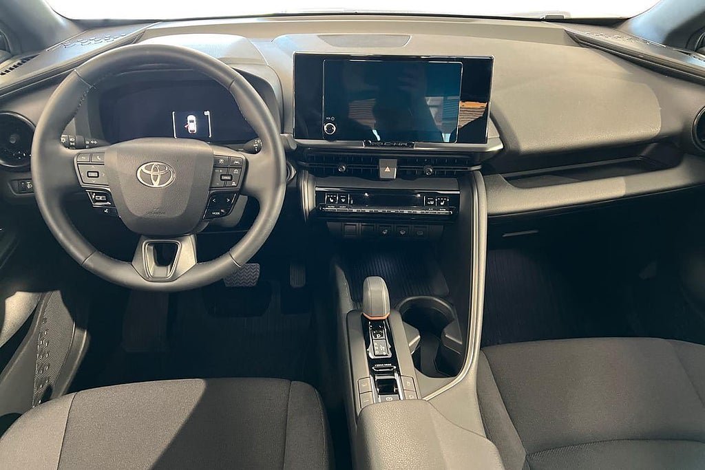 Vehicle Image 10