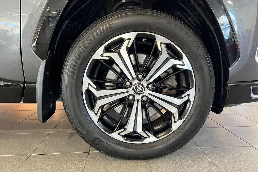Vehicle Image 17