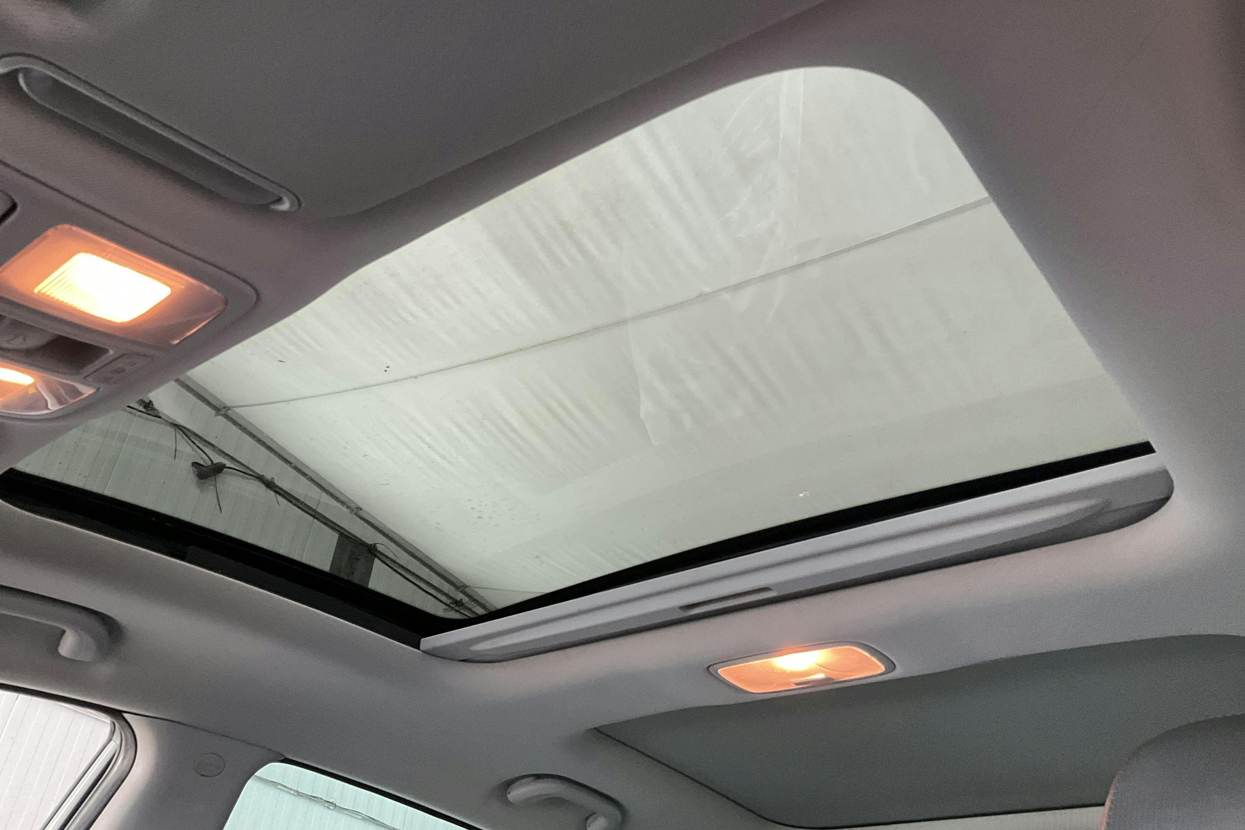 Vehicle Image 13