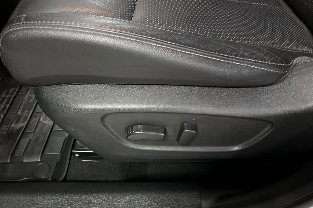 Vehicle Image 19
