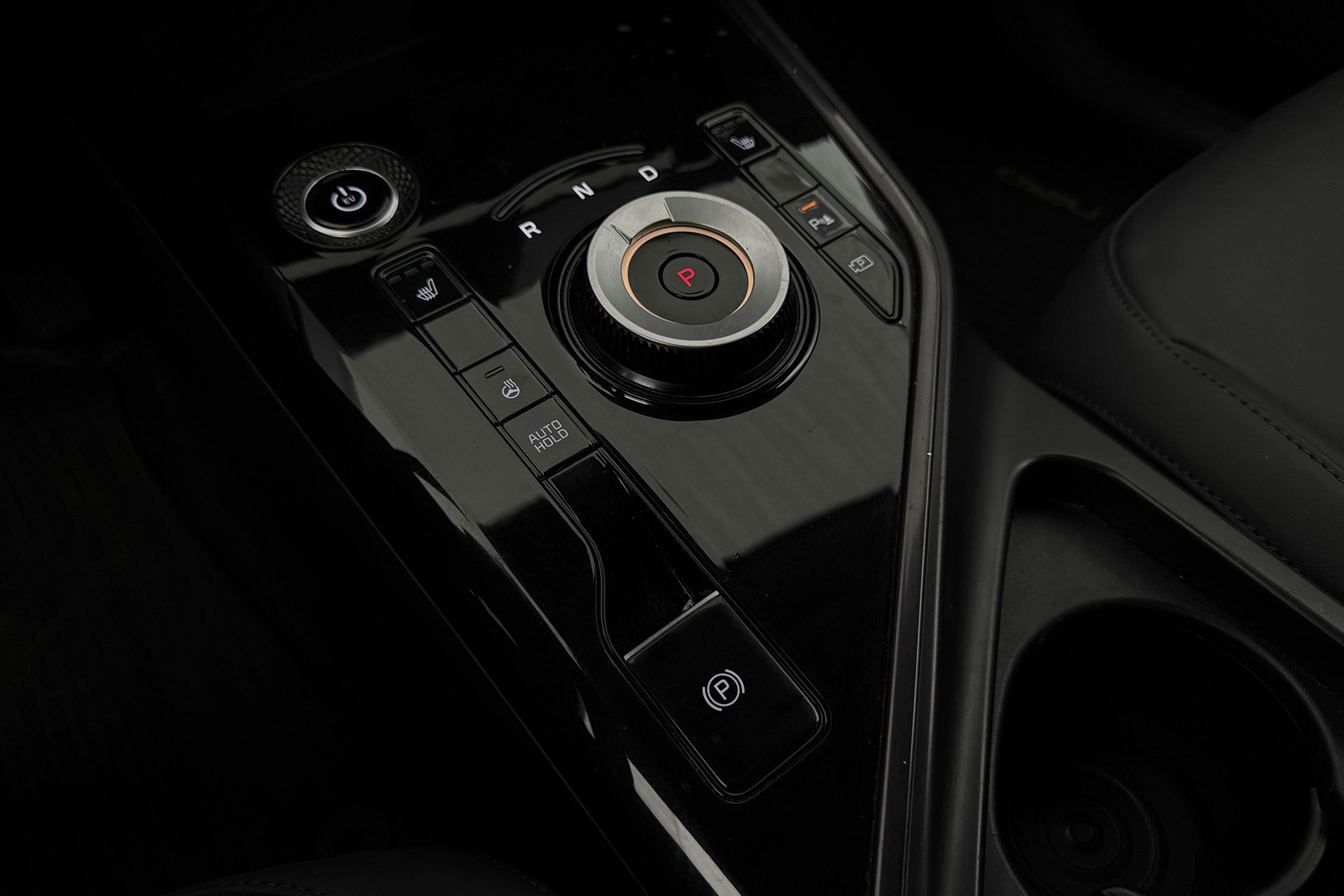 Vehicle Image 16