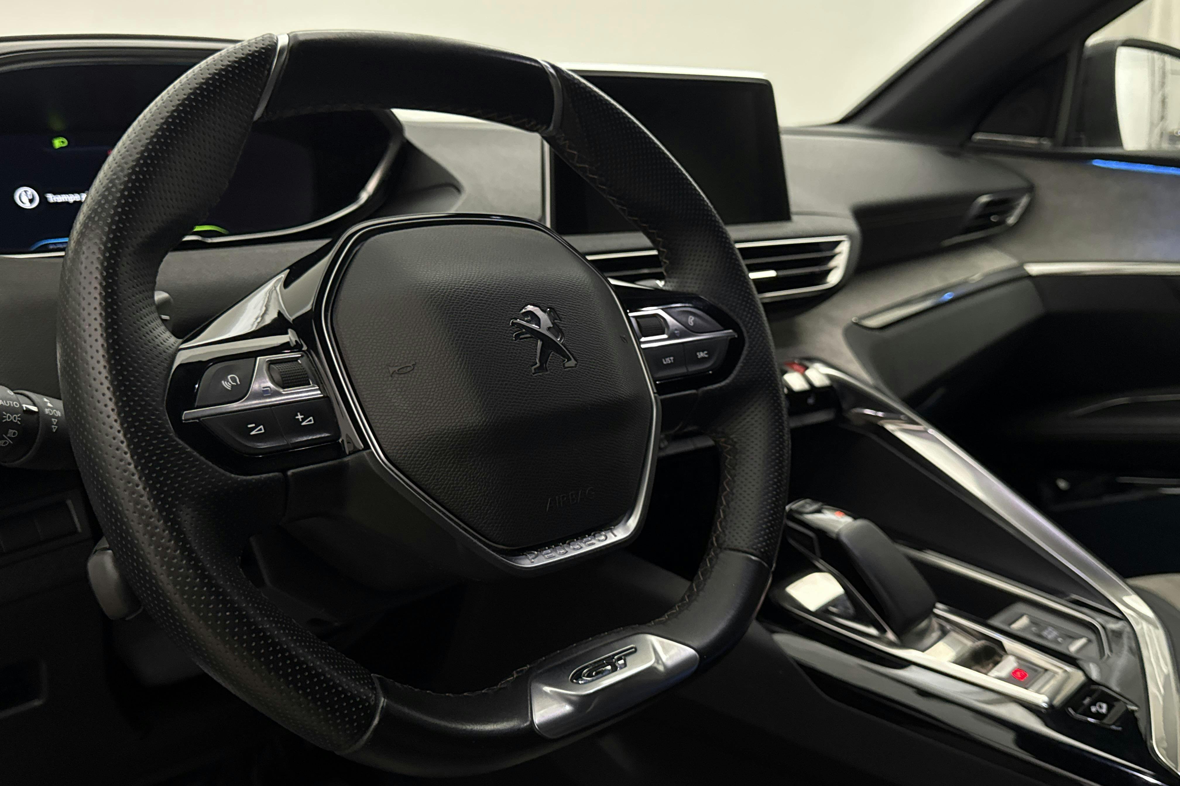 Vehicle Image 15