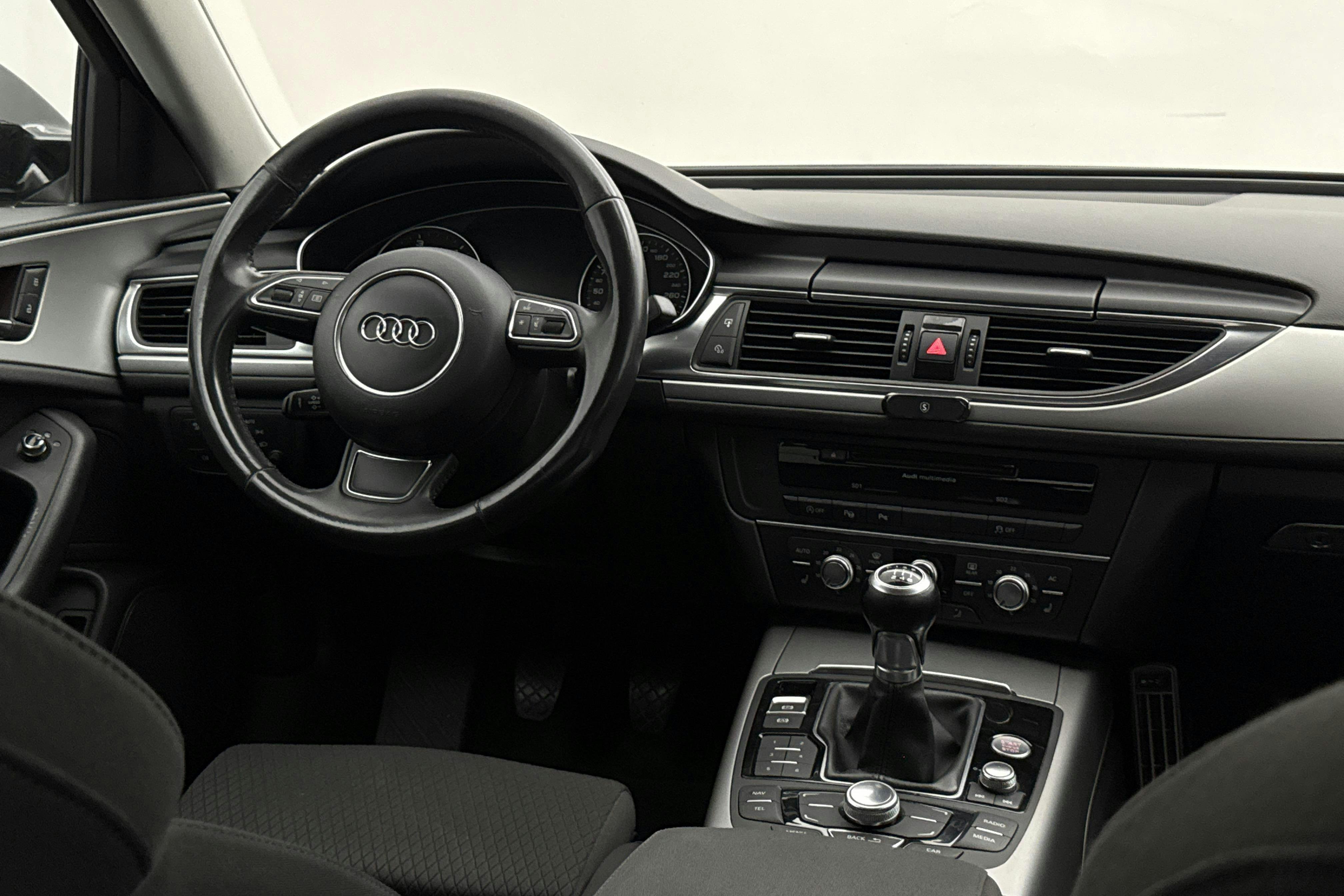 Vehicle Image 14