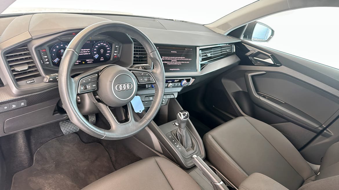 Vehicle Image 7