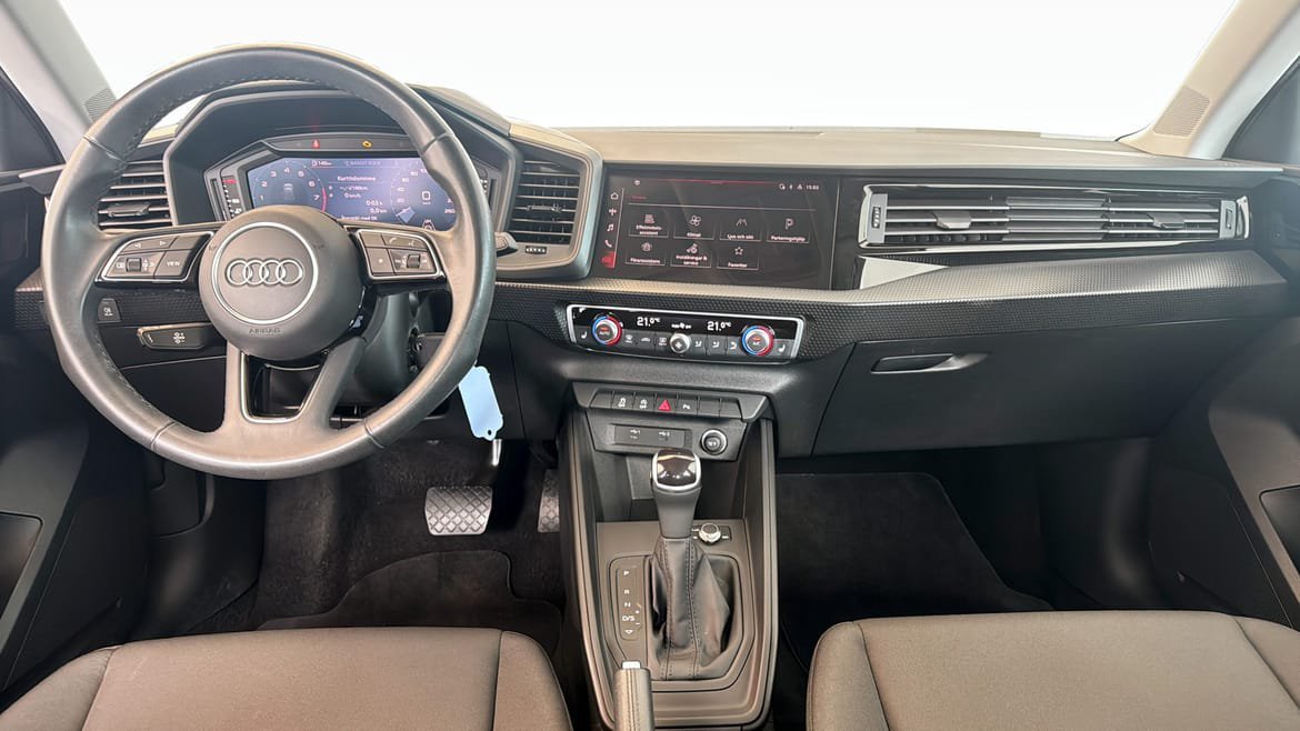 Vehicle Image 10