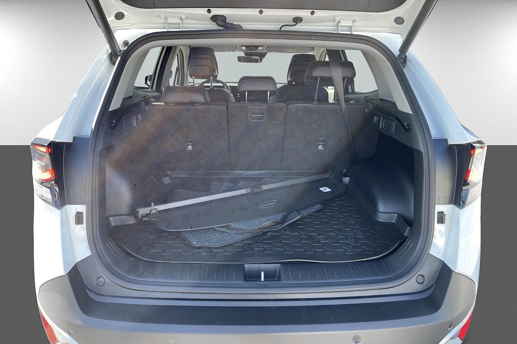 Vehicle Image 16