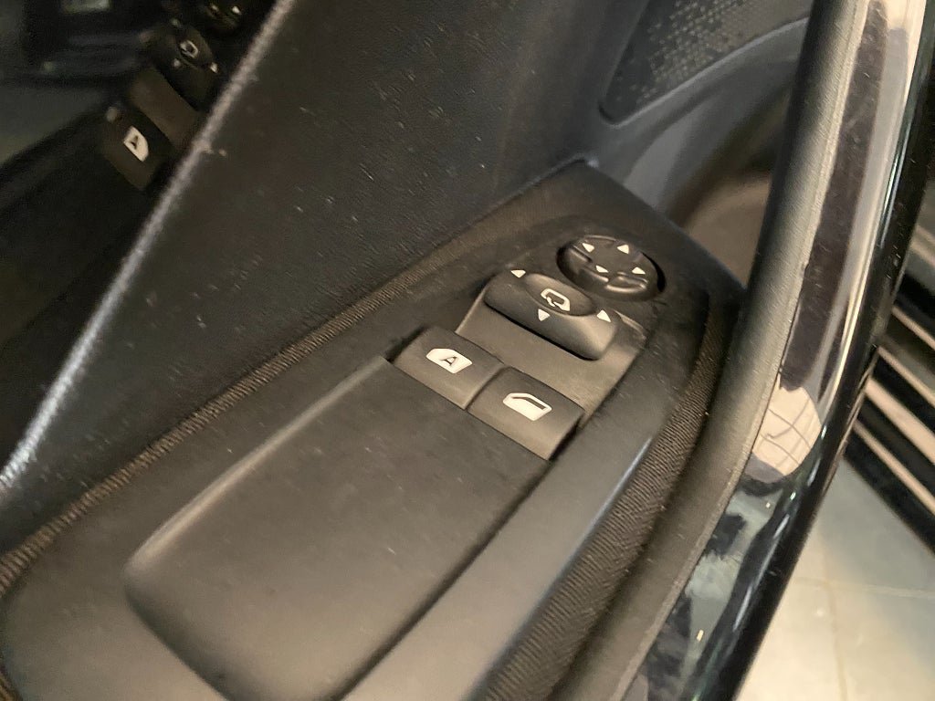 Vehicle Image 29