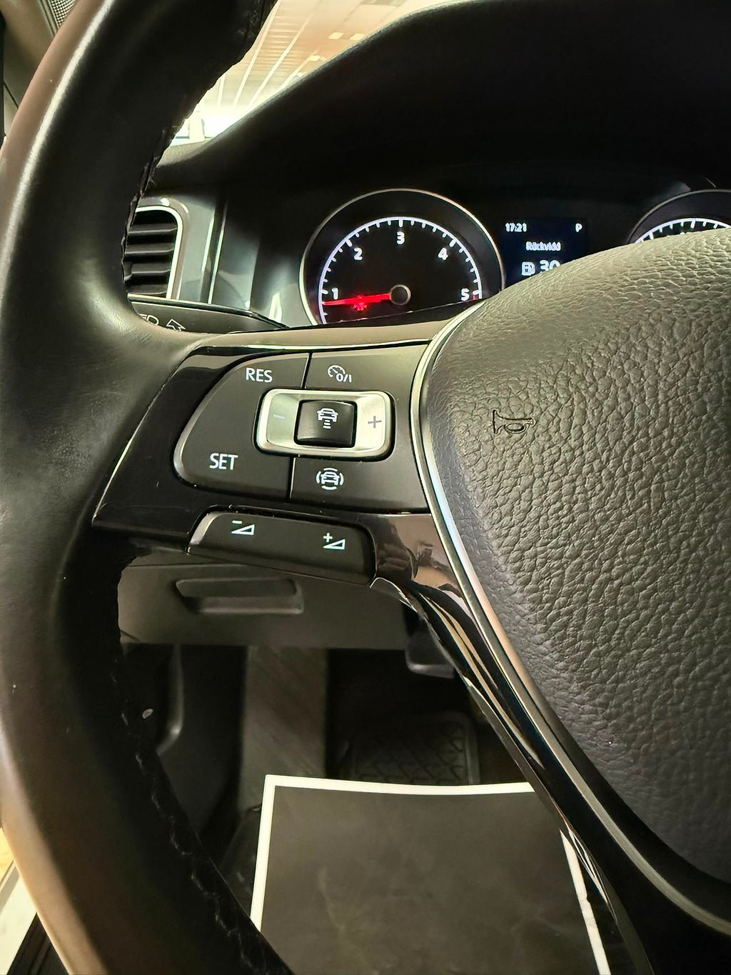 Vehicle Image 21