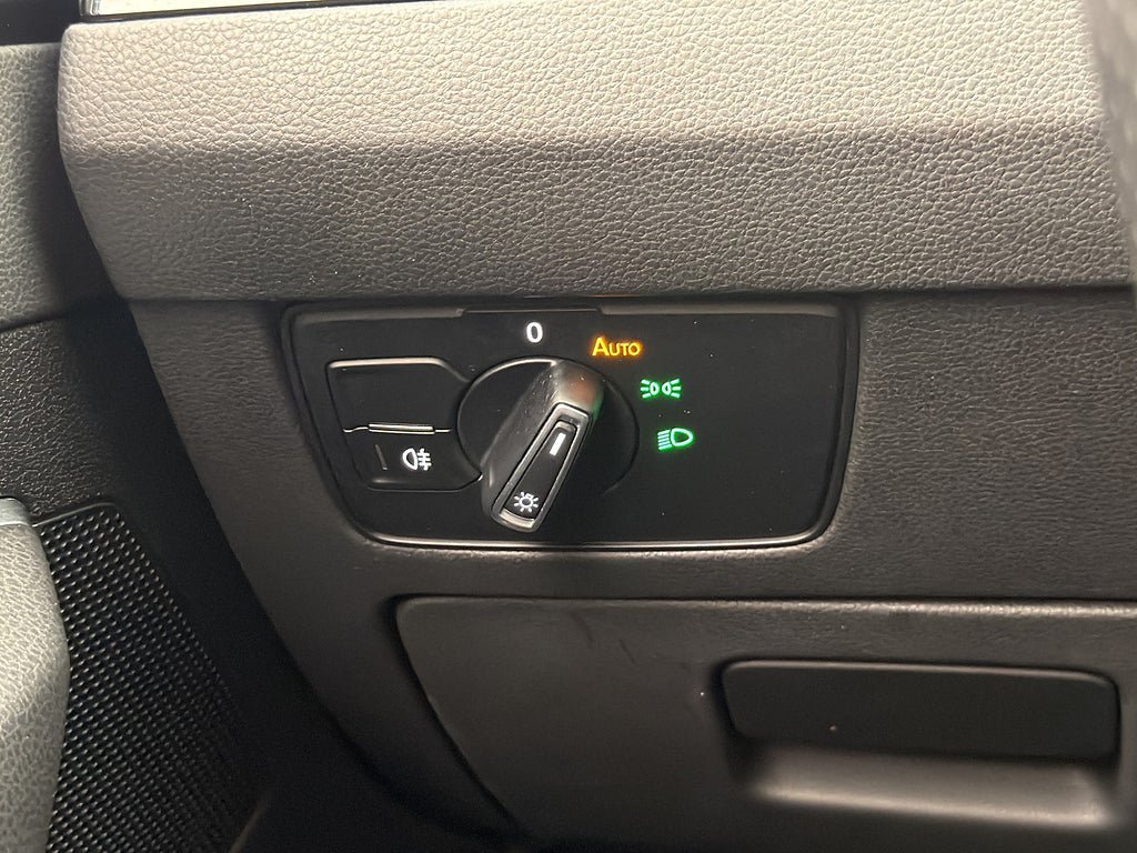 Vehicle Image 28