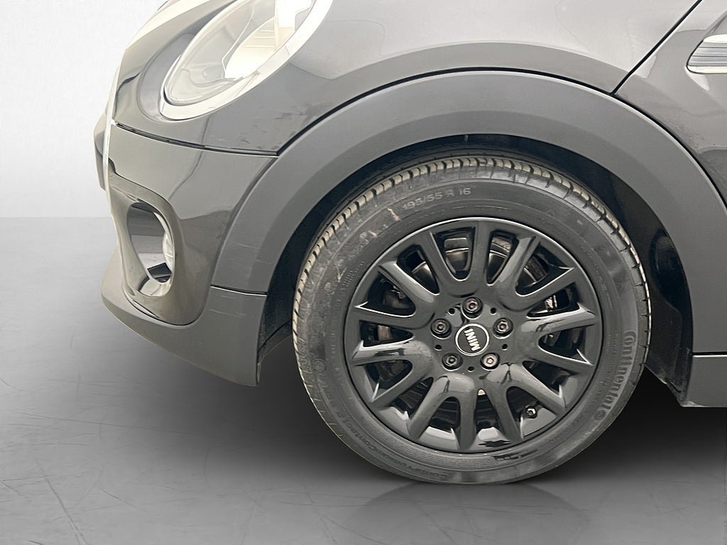 Vehicle Image 22