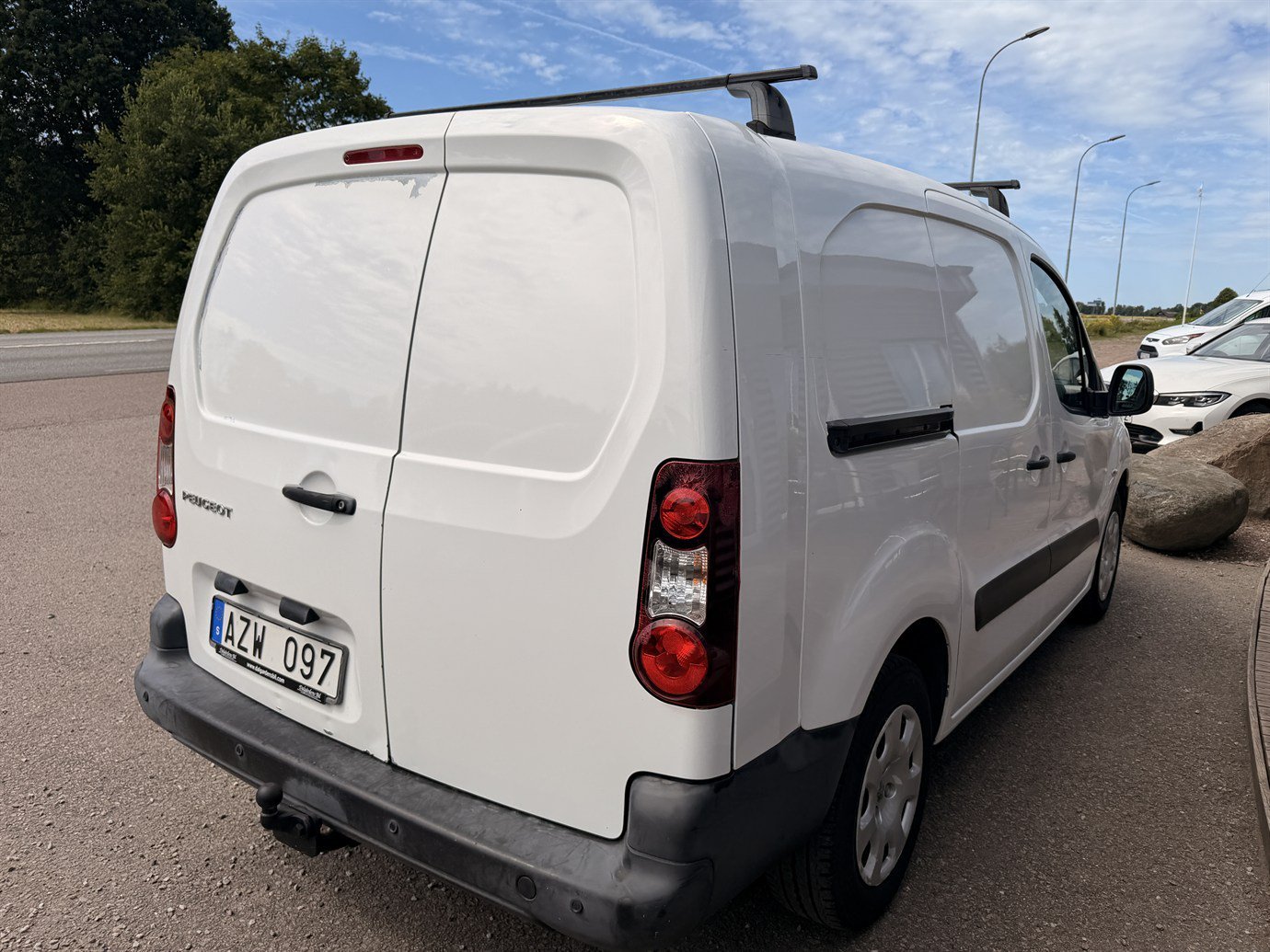 Vehicle Image 4