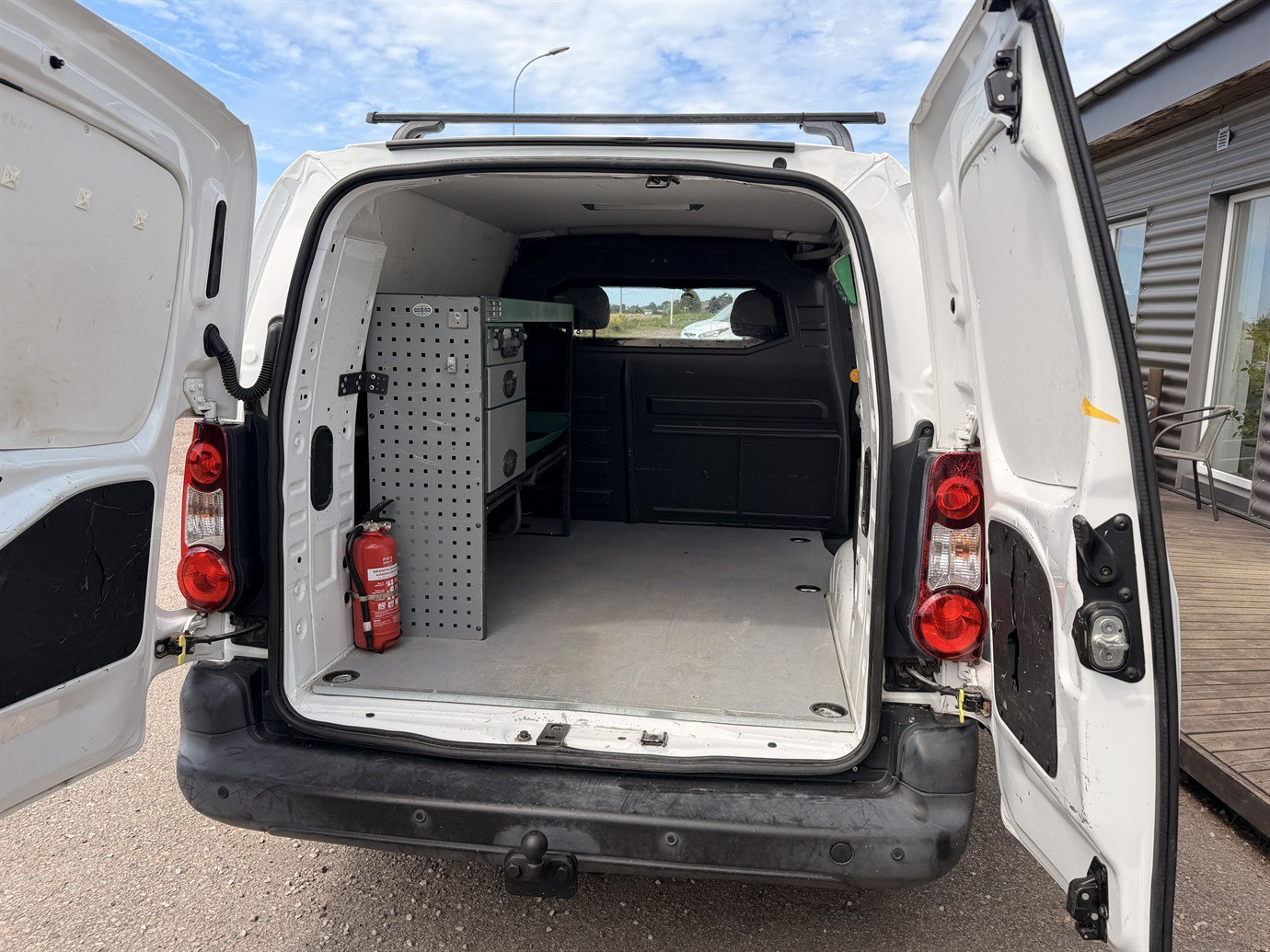 Vehicle Image 7