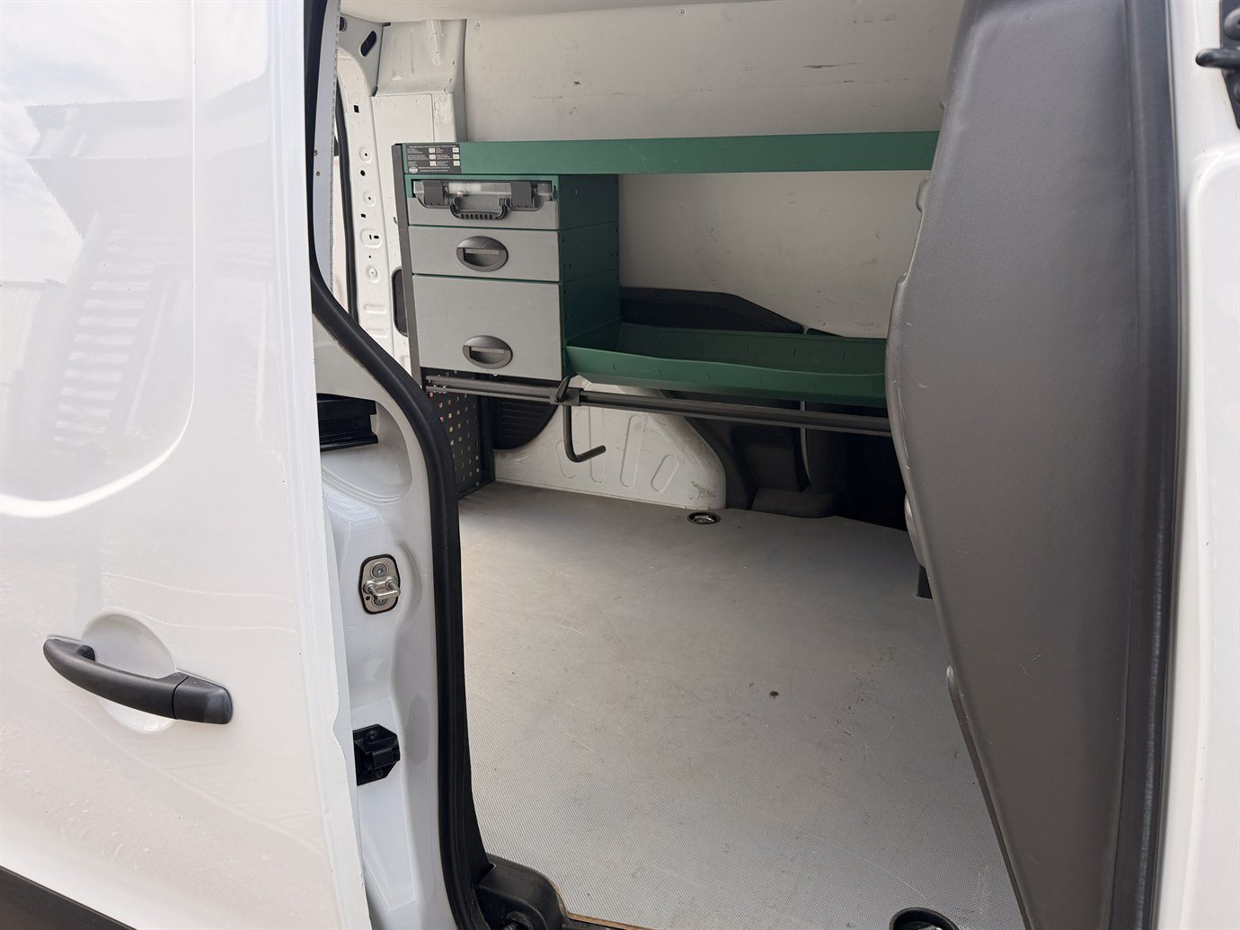 Vehicle Image 8