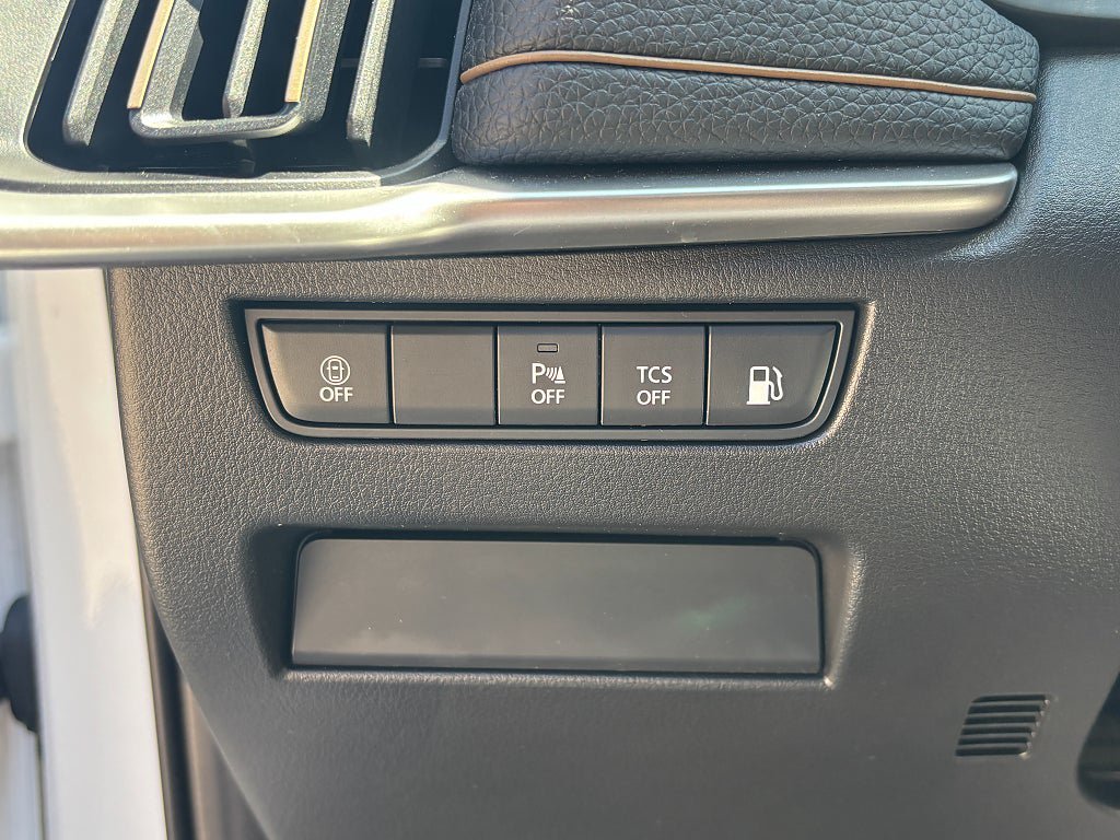 Vehicle Image 23