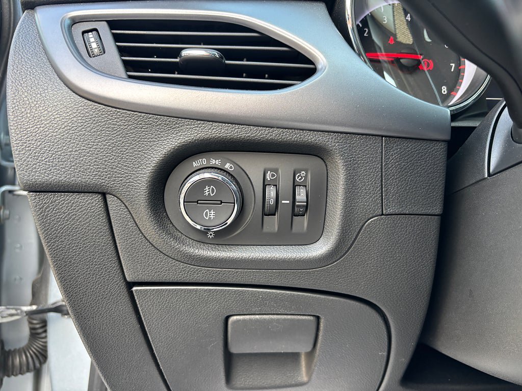 Vehicle Image 23