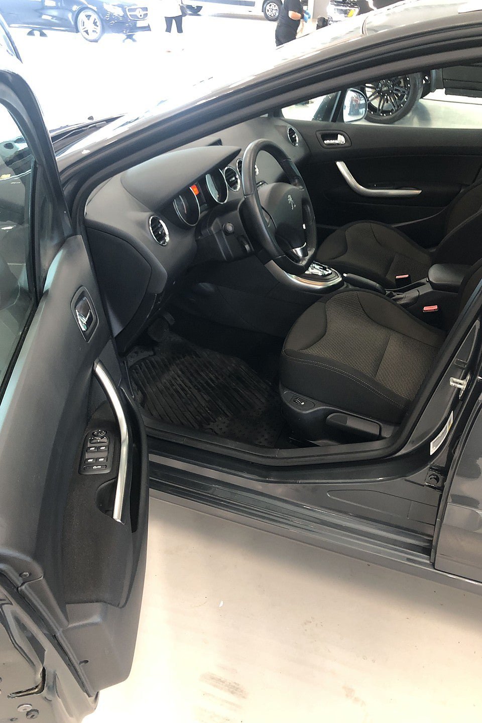 Vehicle Image 11
