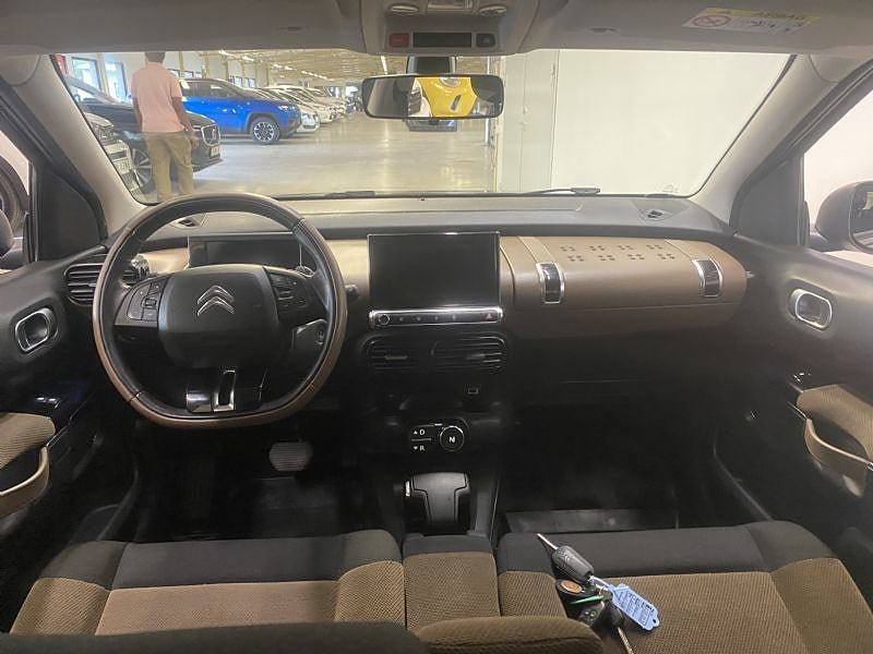 Vehicle Image 7