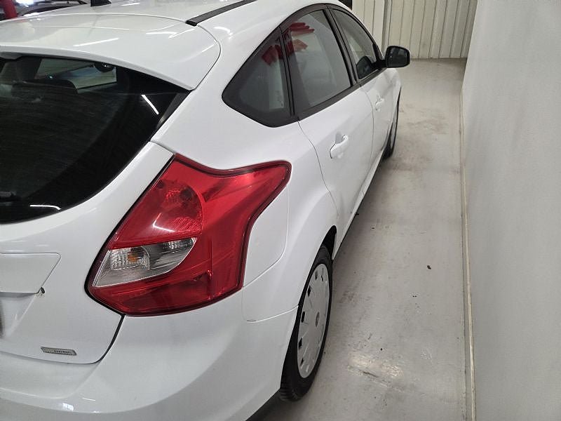 Vehicle Image 6