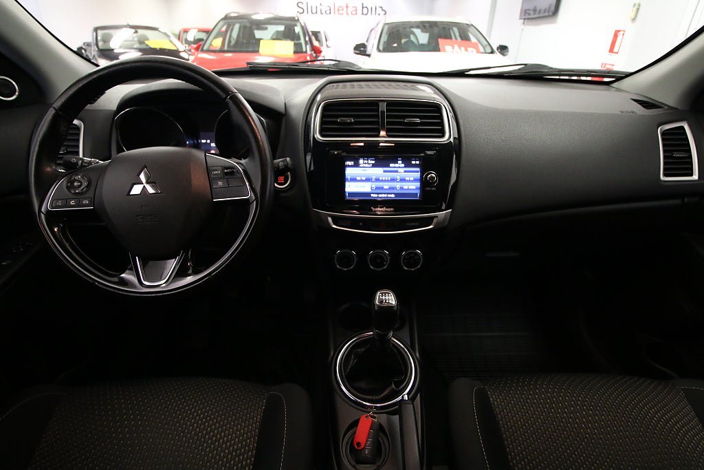 Vehicle Image 13