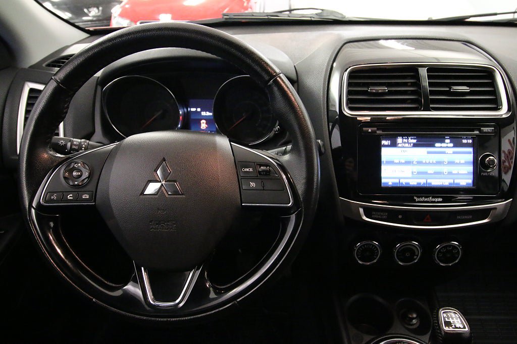 Vehicle Image 14