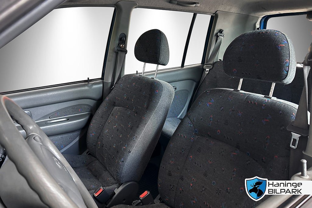 Vehicle Image 9