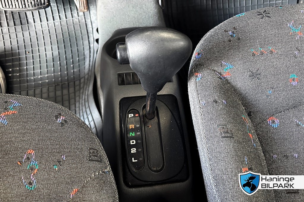 Vehicle Image 13
