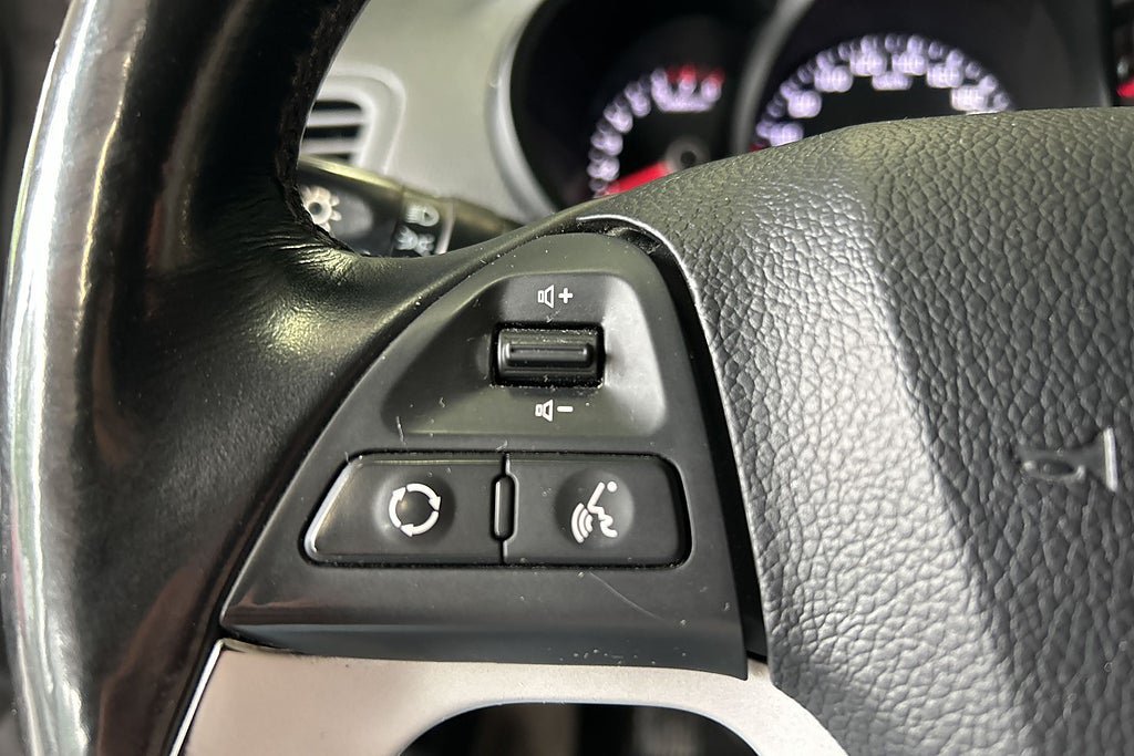 Vehicle Image 16
