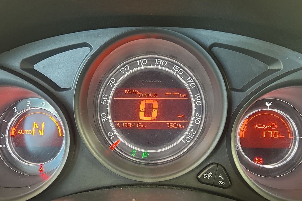 Vehicle Image 24
