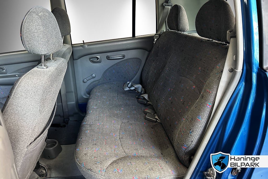 Vehicle Image 16