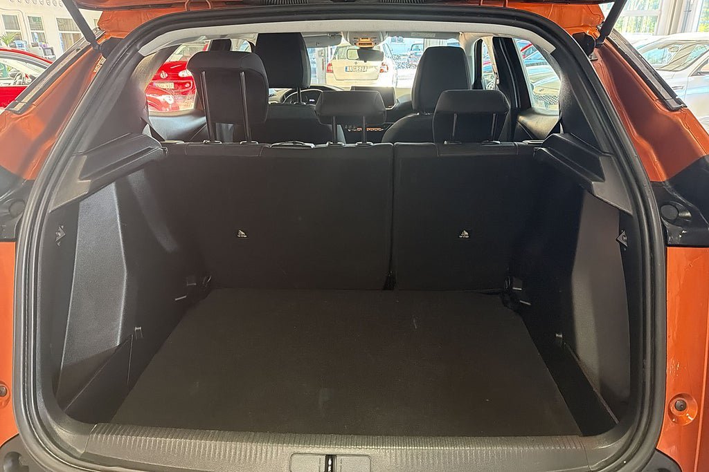 Vehicle Image 25