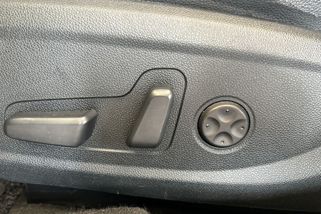 Vehicle Image 23