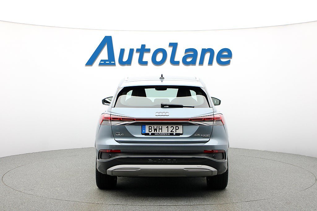 Vehicle Image 9
