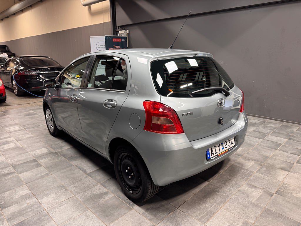 Vehicle Image 8