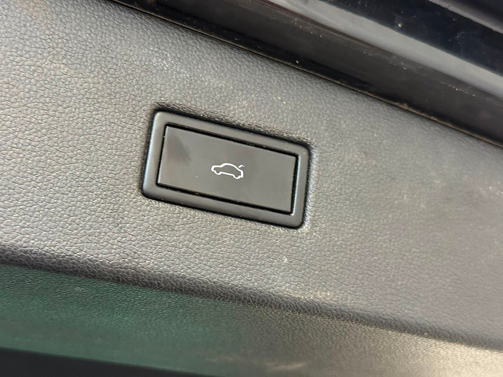 Vehicle Image 29