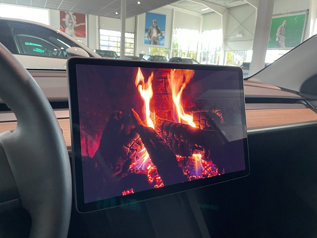 Vehicle Image 16