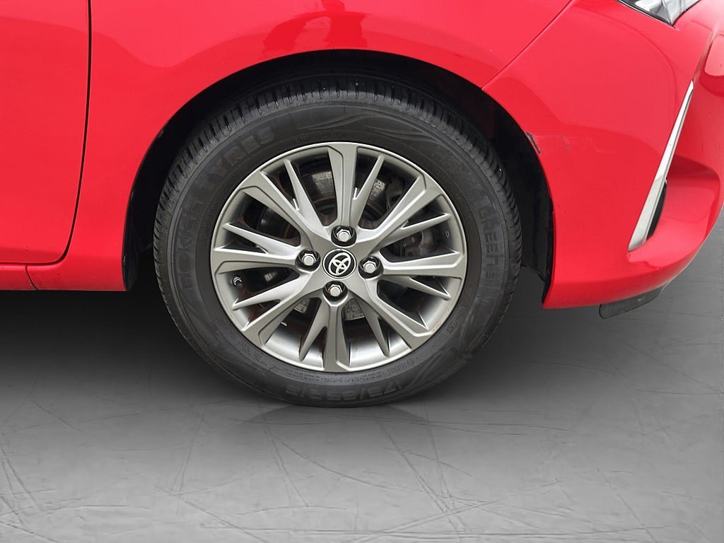 Vehicle Image 10