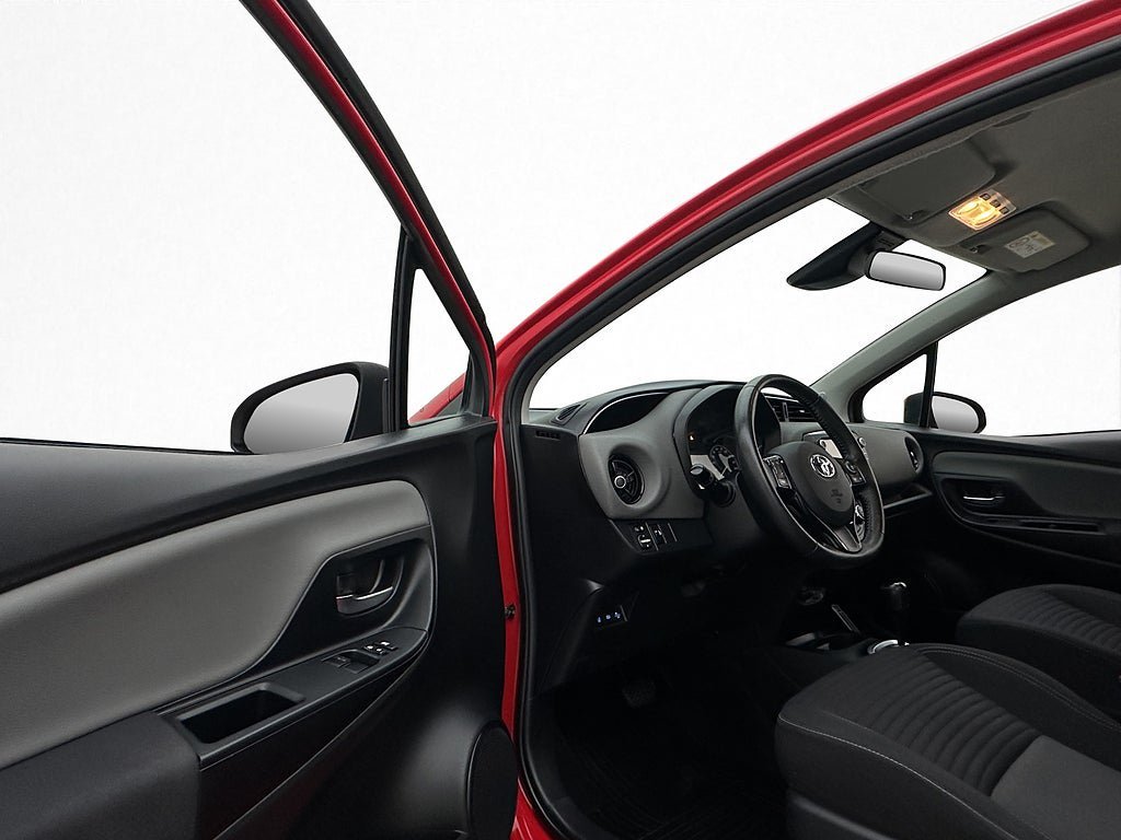Vehicle Image 11