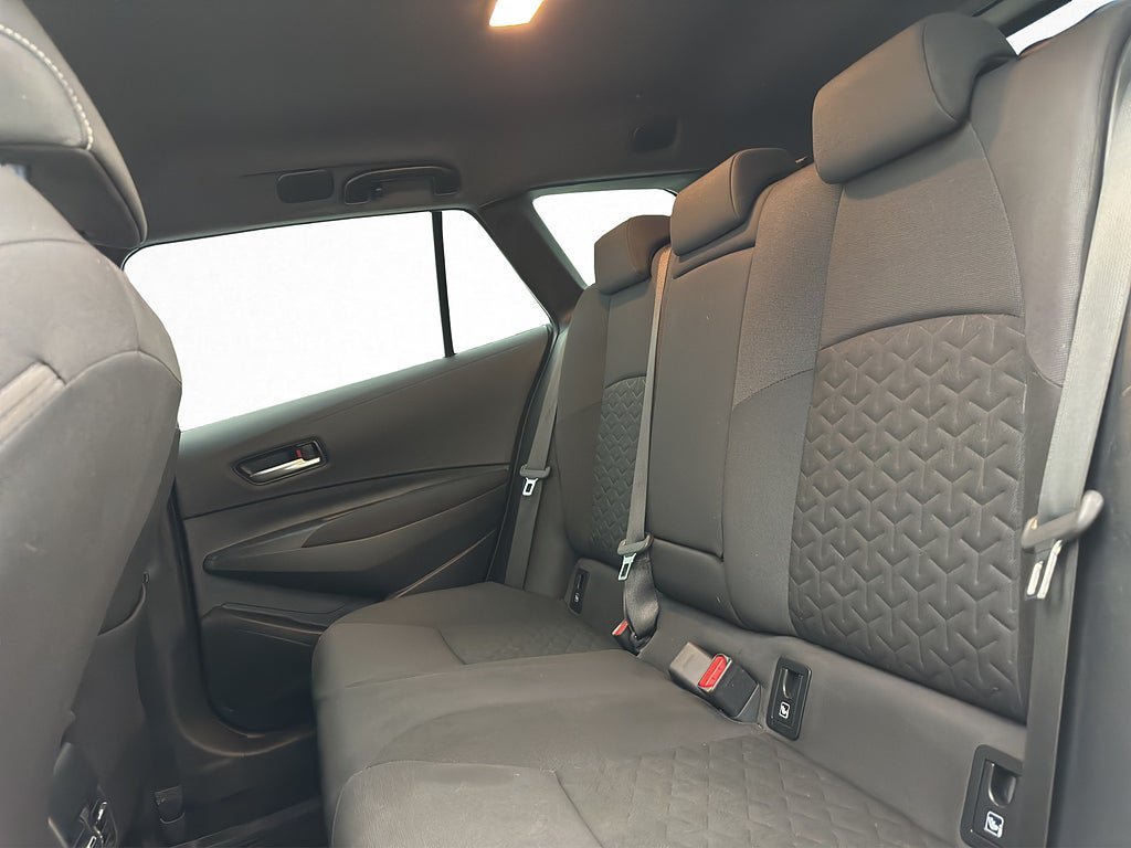 Vehicle Image 16