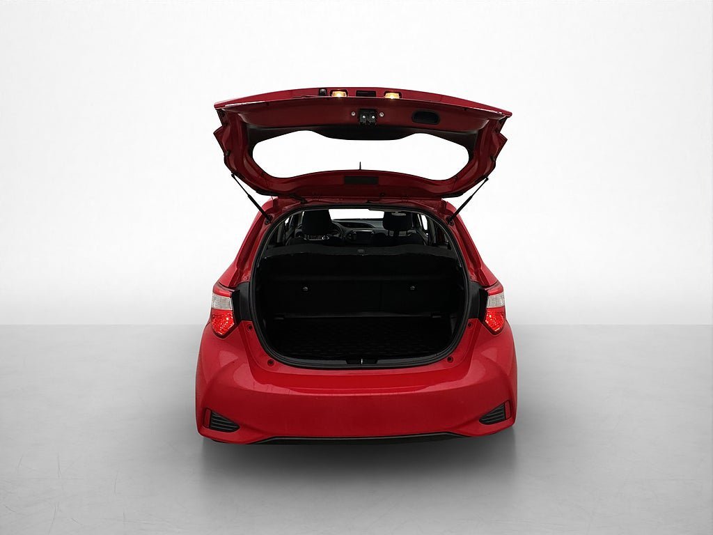 Vehicle Image 16