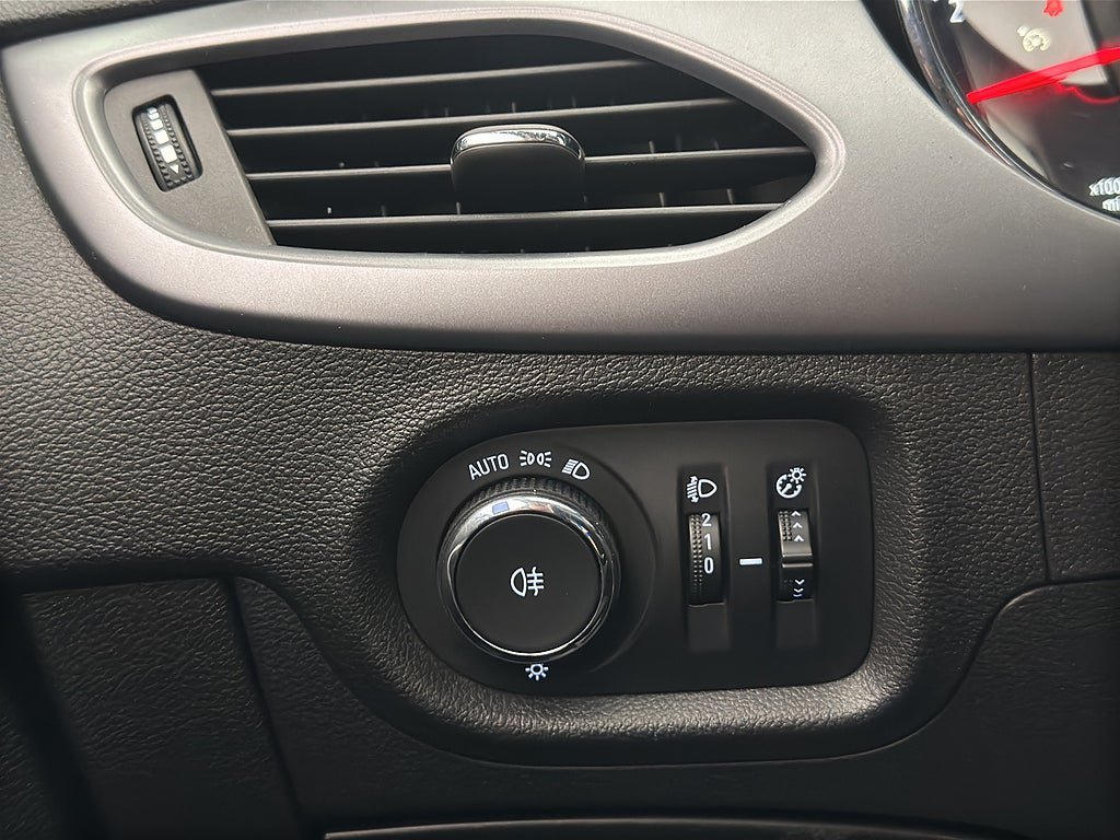 Vehicle Image 24