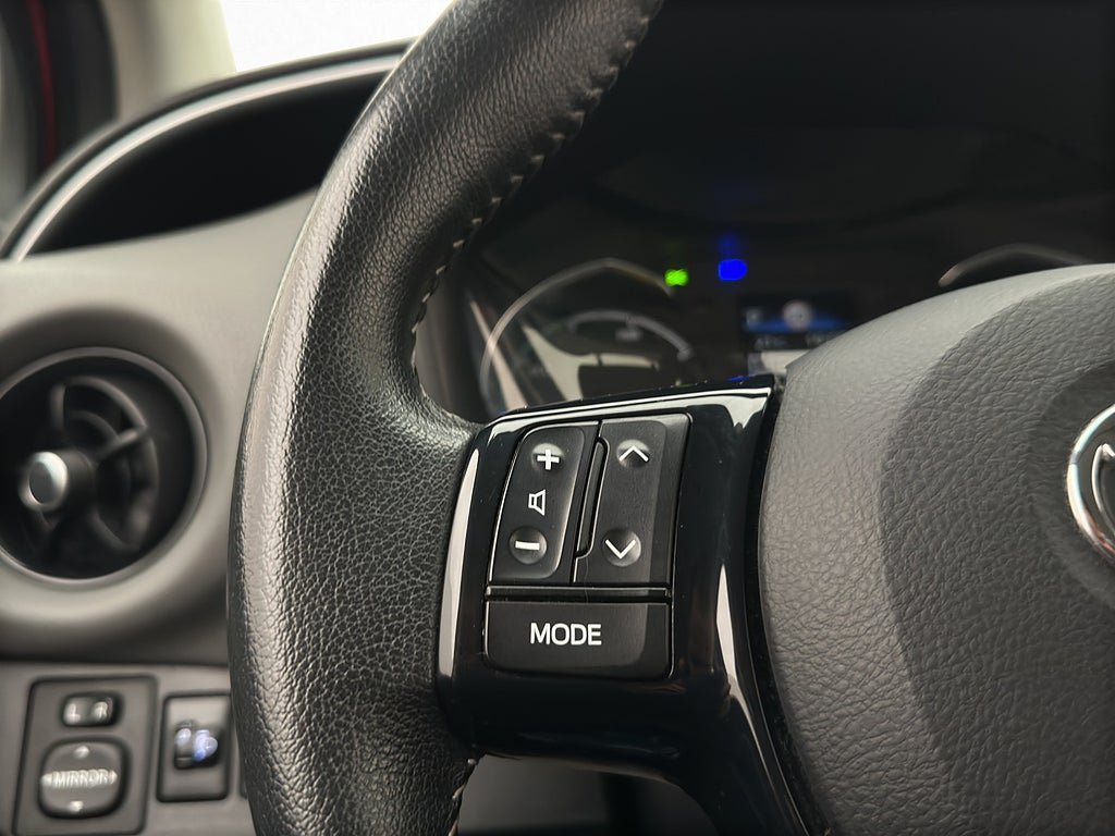 Vehicle Image 23