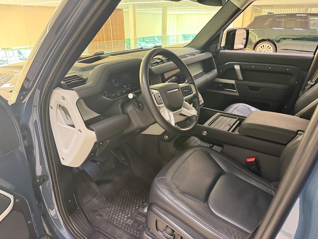 Vehicle Image 8