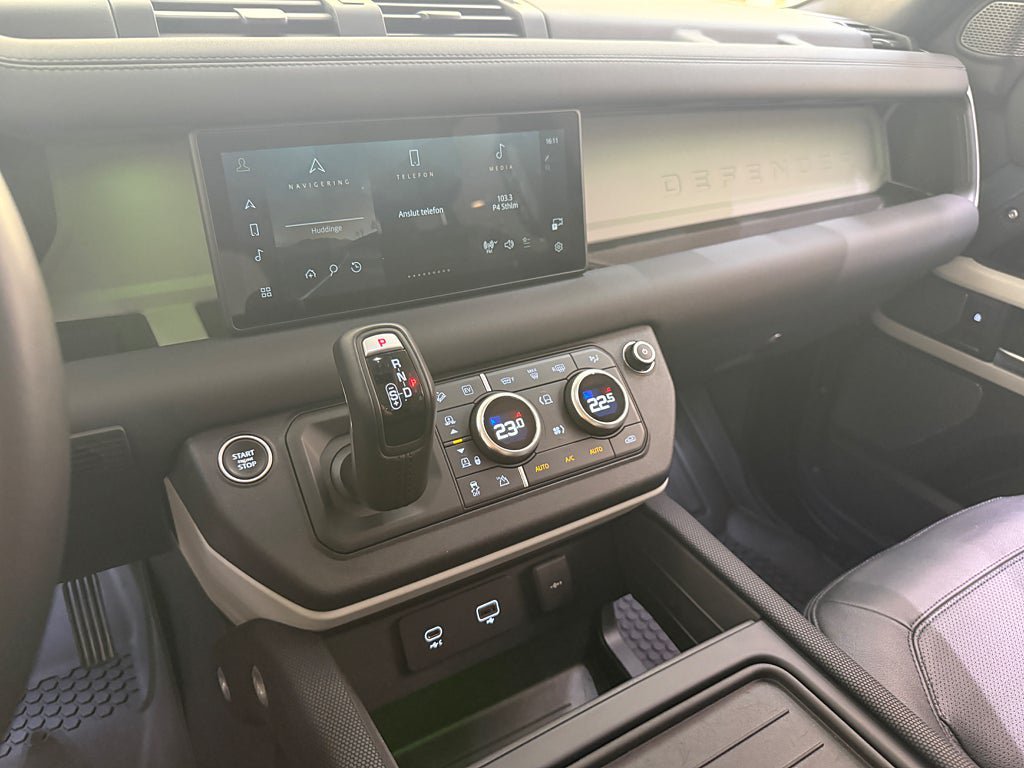 Vehicle Image 13