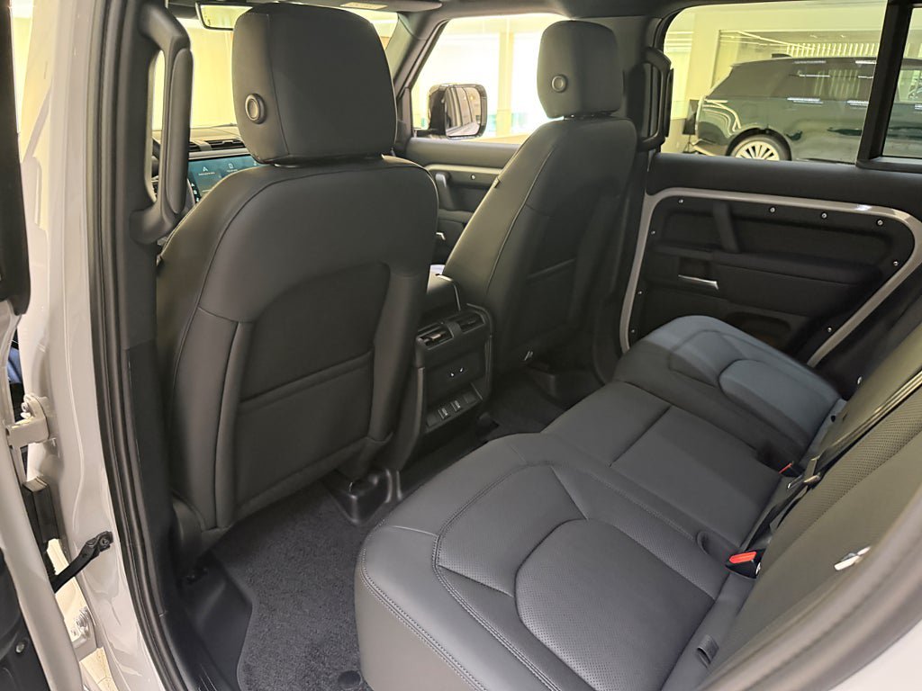 Vehicle Image 18