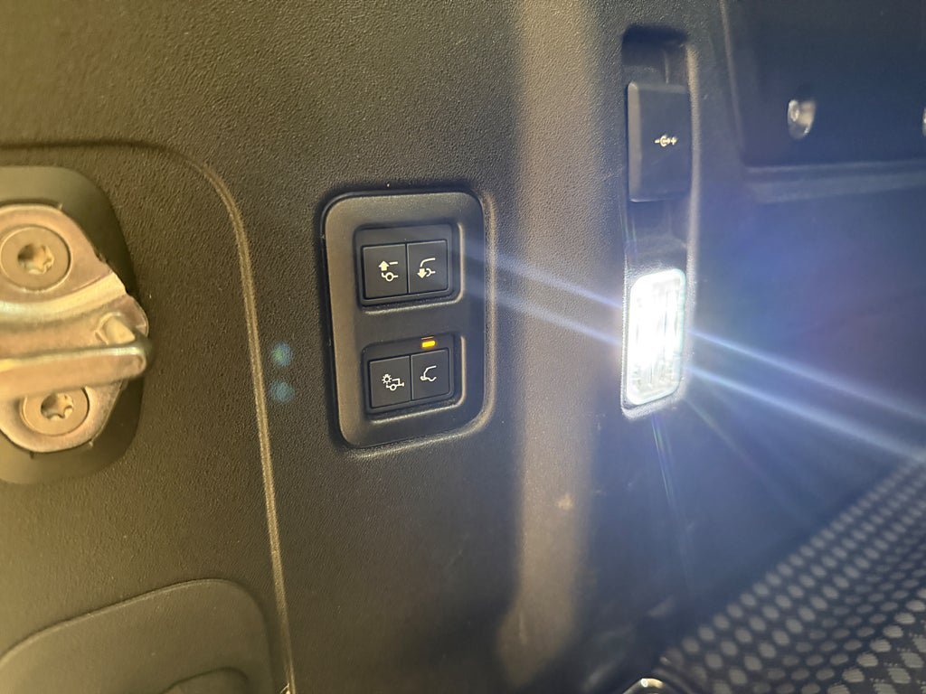 Vehicle Image 23