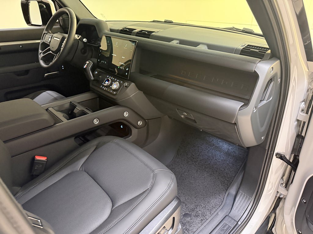 Vehicle Image 21
