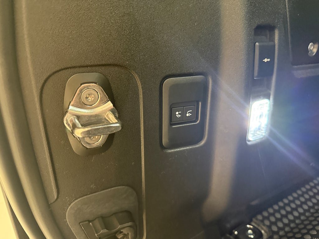 Vehicle Image 24
