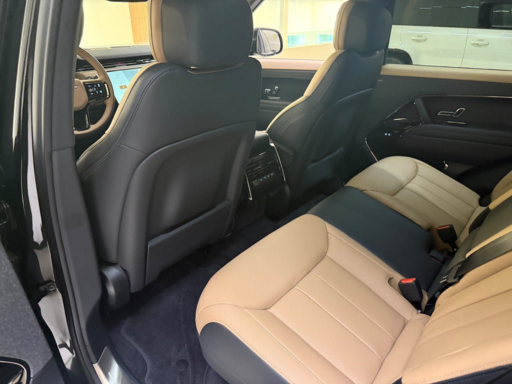 Vehicle Image 17